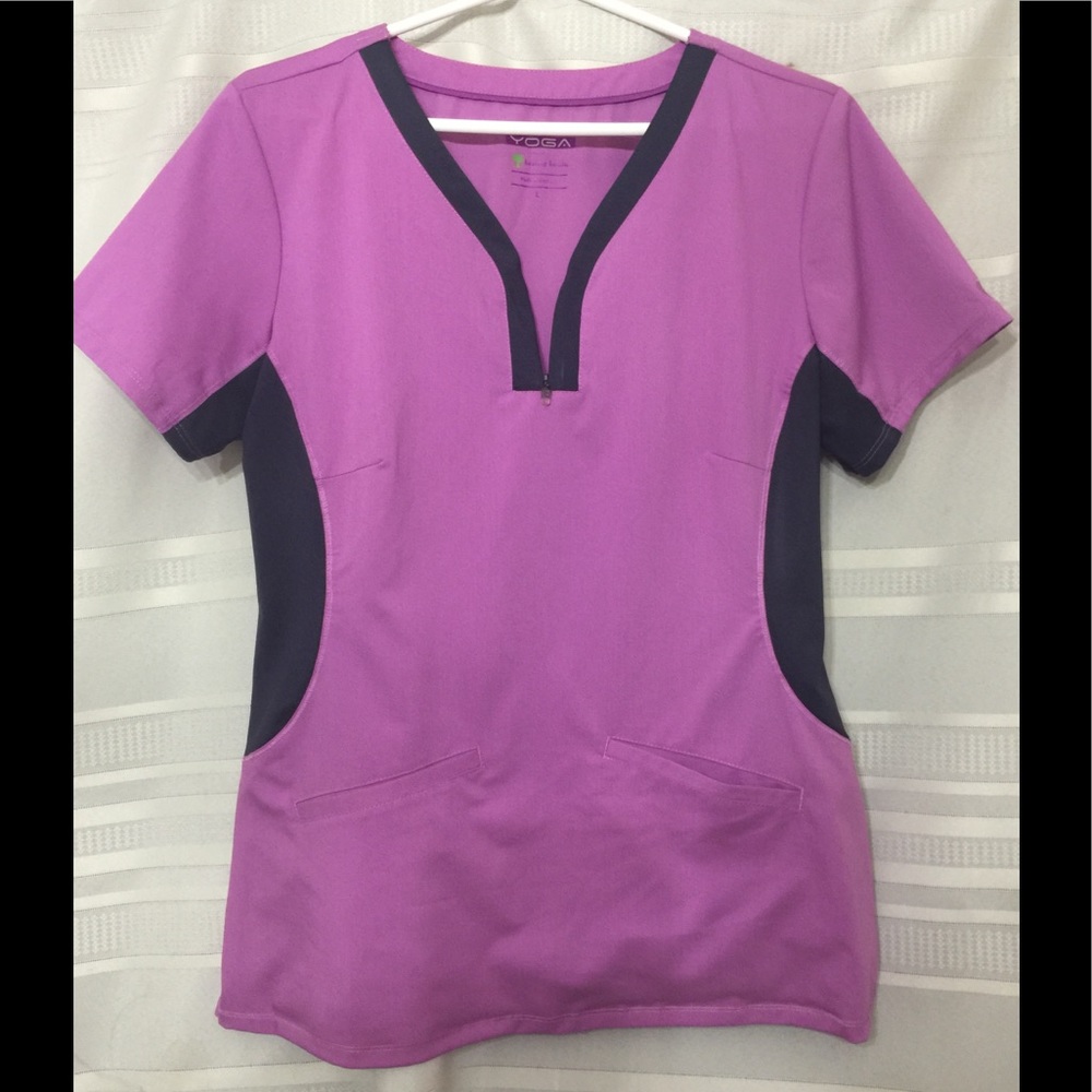Healing Hands Medical Scrub Top in Large